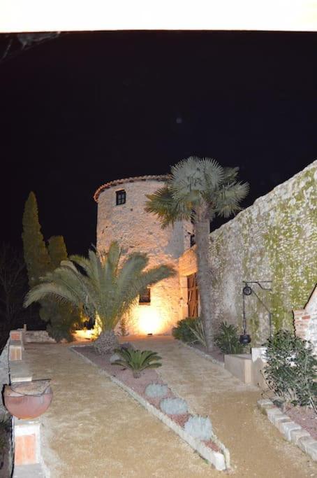 Tour Medievale Fortifiee Entierement Restaure Saint-Sever  Buitenkant foto