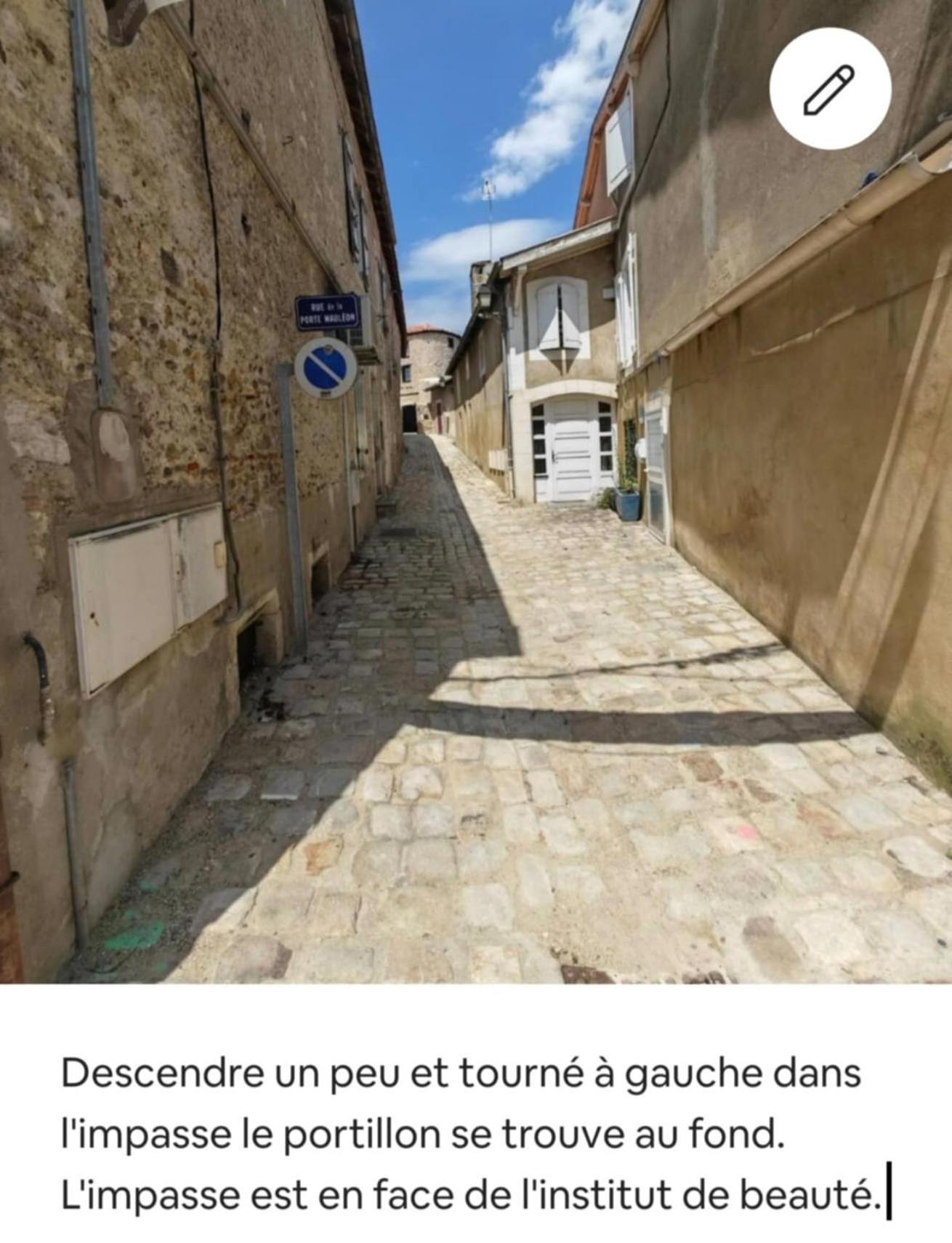 Tour Medievale Fortifiee Entierement Restaure Saint-Sever  Buitenkant foto