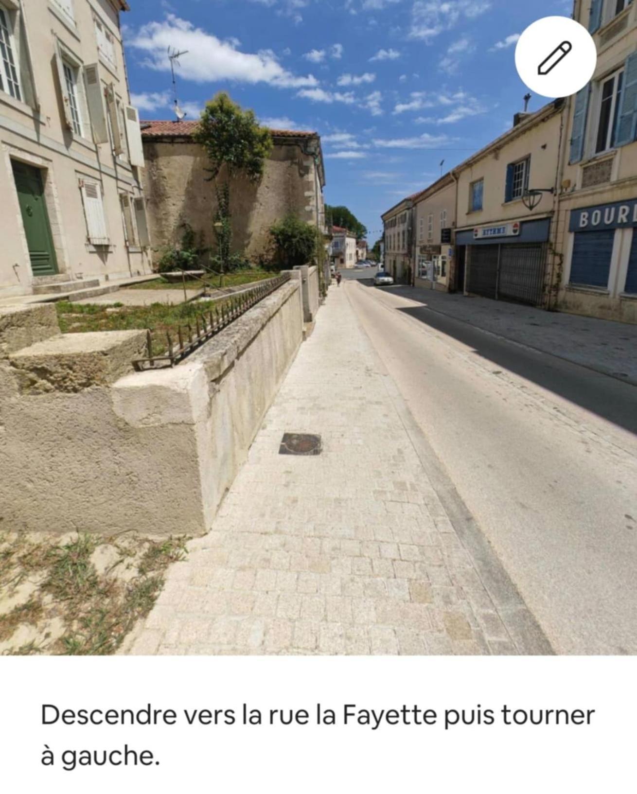 Tour Medievale Fortifiee Entierement Restaure Saint-Sever  Buitenkant foto